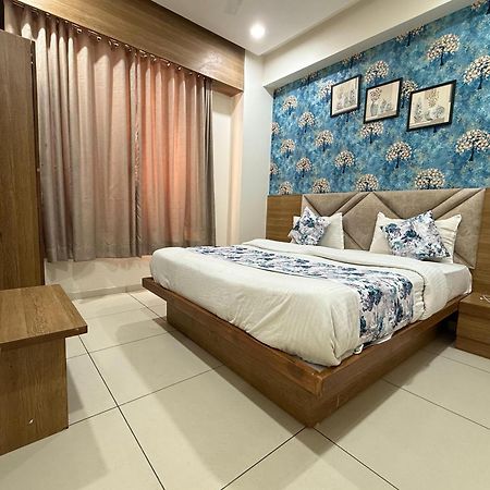 Hotelsuncity Inn فَدودارا المظهر الخارجي الصورة